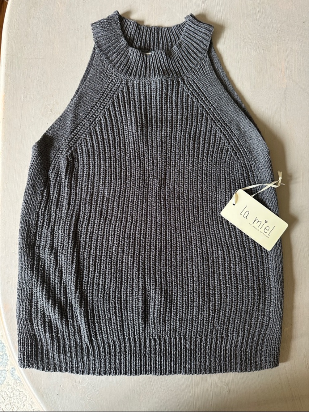 LA MIEL Ribbed Sleeveless Knit Halter Tank - Charcoal